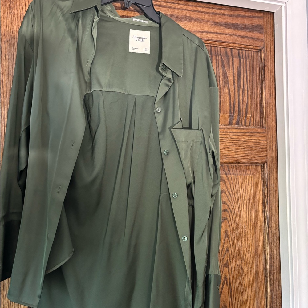 Abercrombie oversized blouse women’s small
